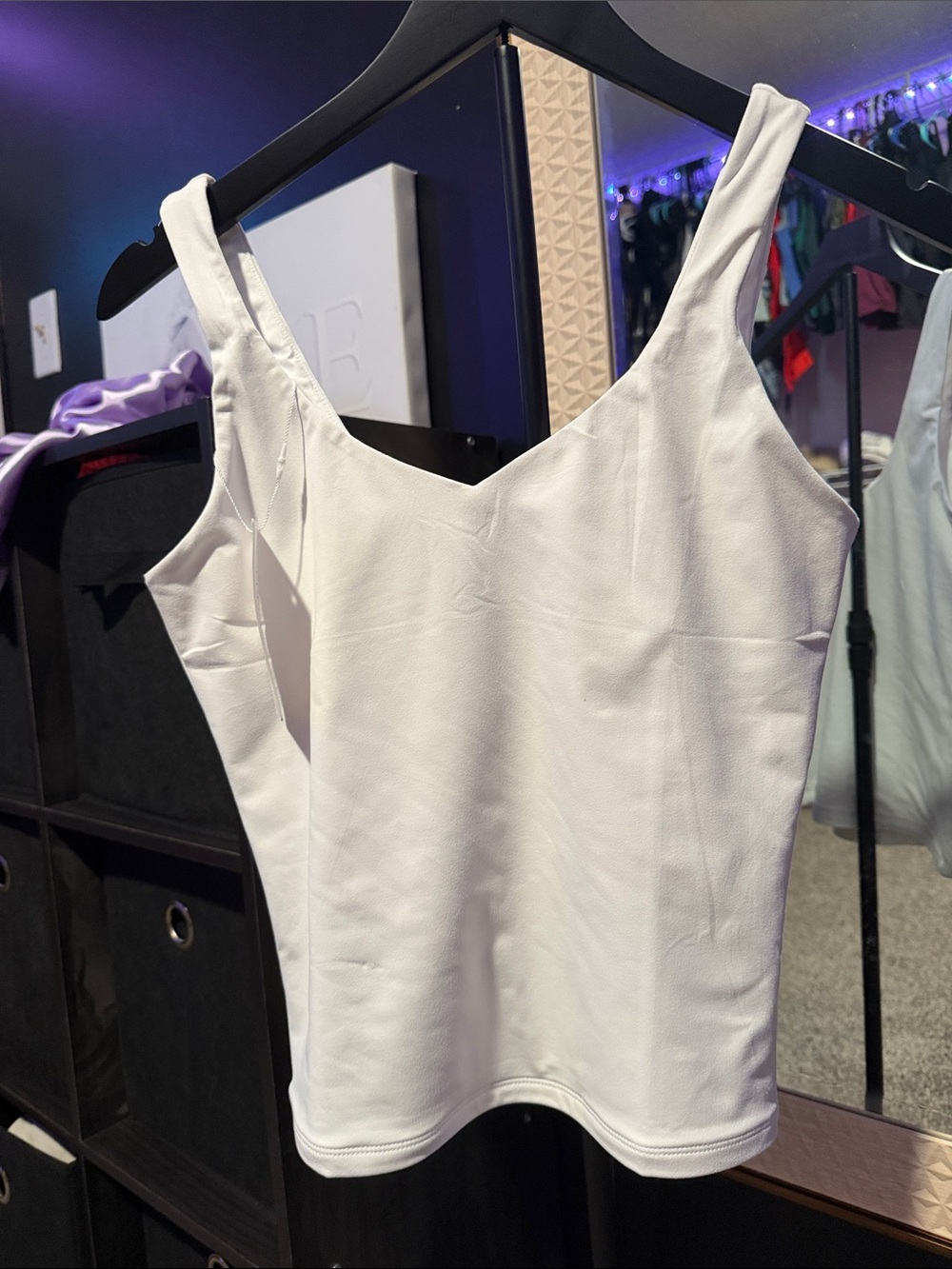 ReoRia White V-Neck Camisole Tank Top